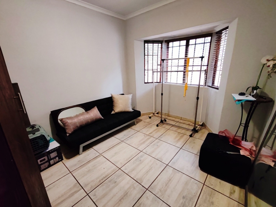3 Bedroom Property for Sale in Mooivallei Park North West